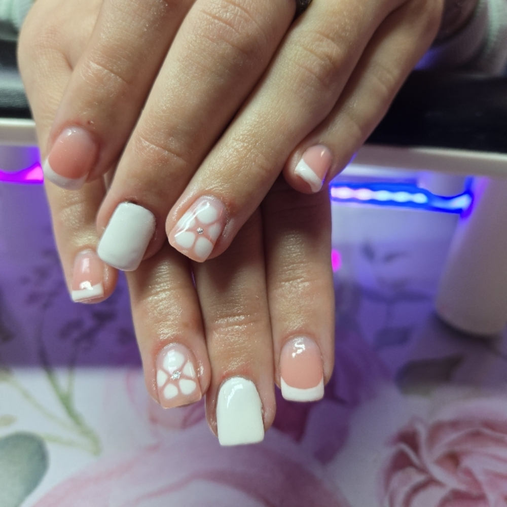 Tier 2 Nail Art at Theresa's Nails in Howland, OH