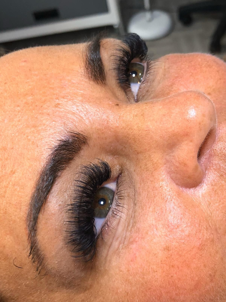 Full Set of Lash Extensions