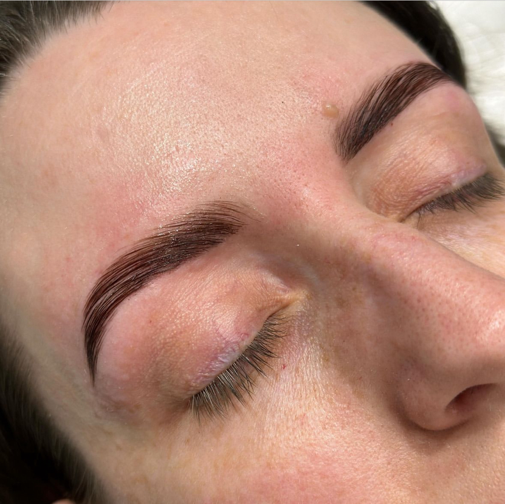 Brow tint