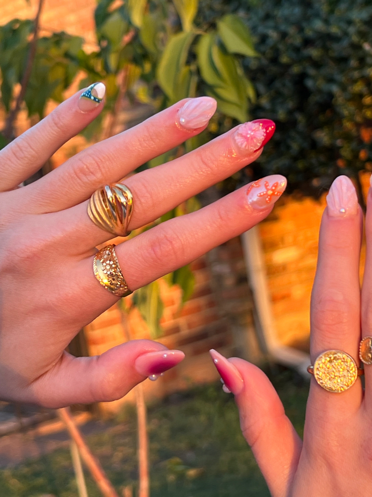 Short Acrylics : Almond