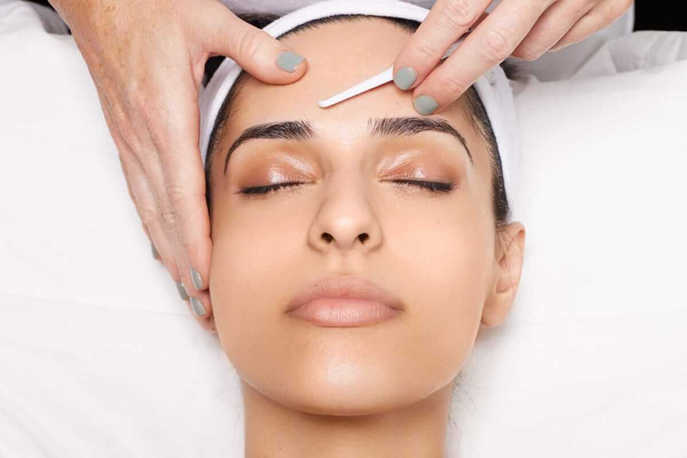 Chemical Peel & Dermaplaning