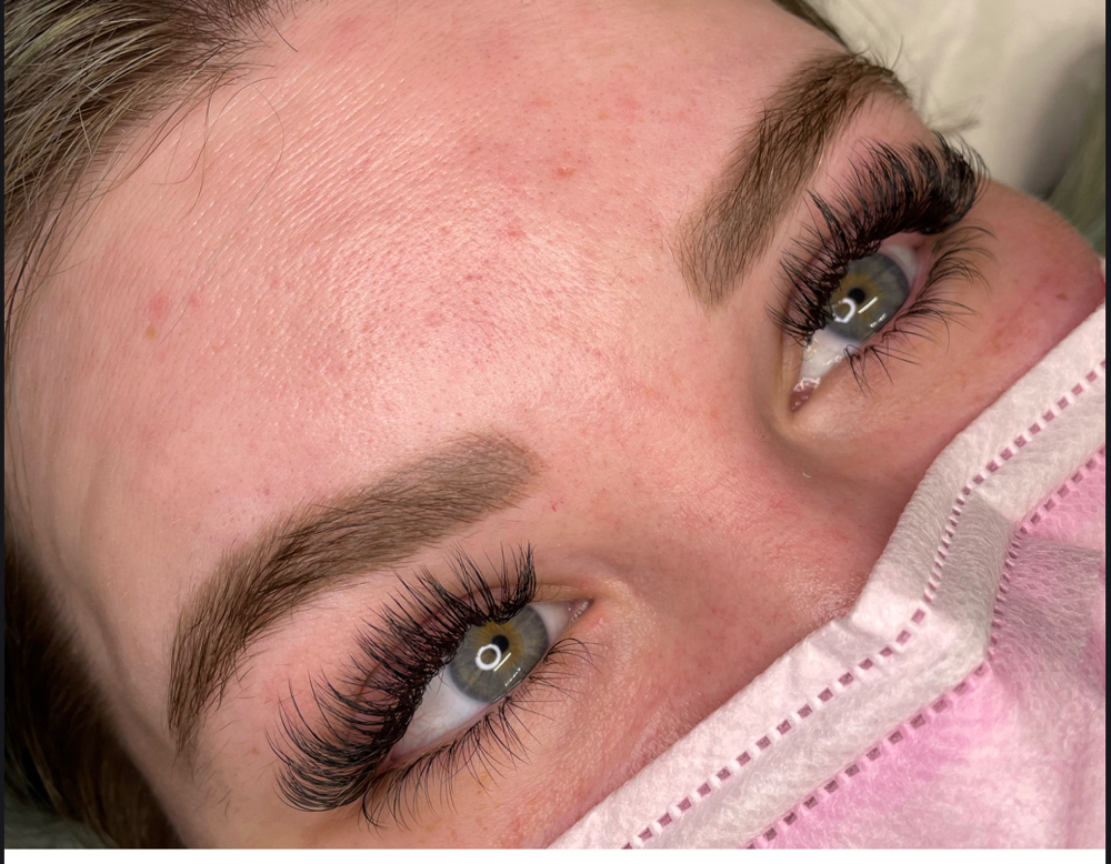 Bottom Lash Touch Up