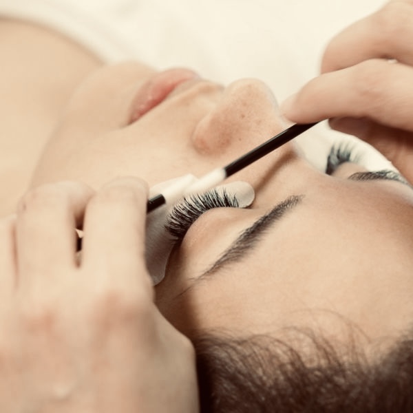 Lash Extension Removal