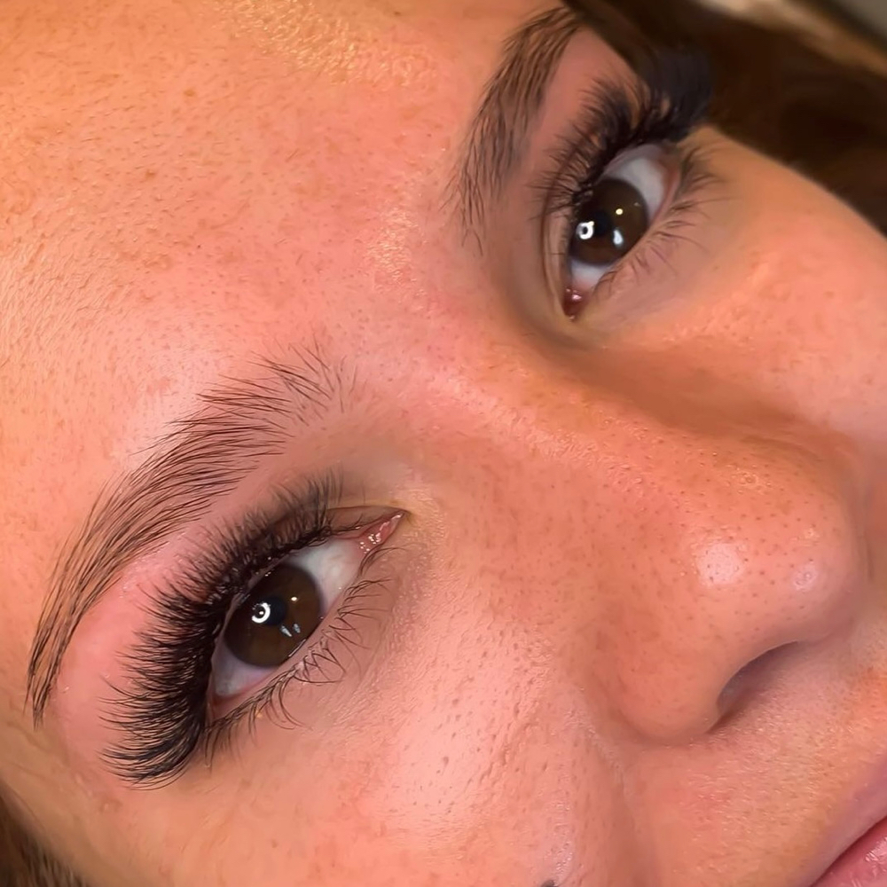 Lash Extensions—Full Set Volume