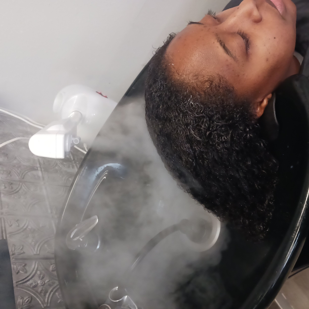 Shampoo ,conditioner And Detangled at Hello Beautiful Hair Lounge in Radcliff, KY