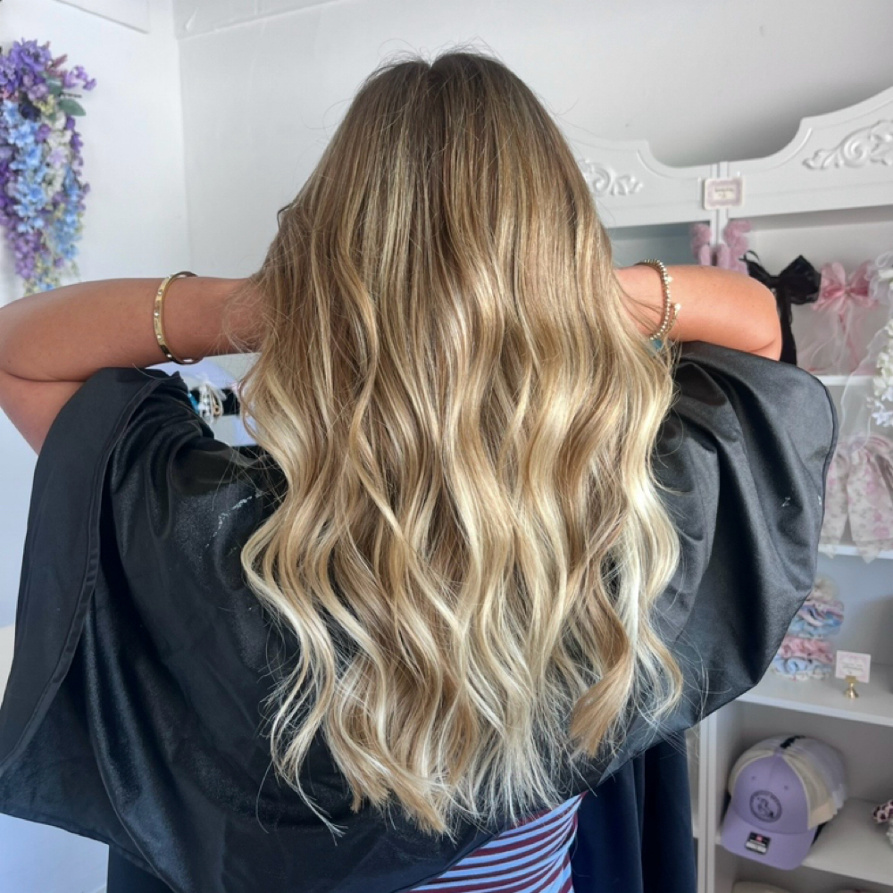 Partial Lived In Blonding at Jazmyn Meeker | HAIRSTYLIST in Woodway, TX
