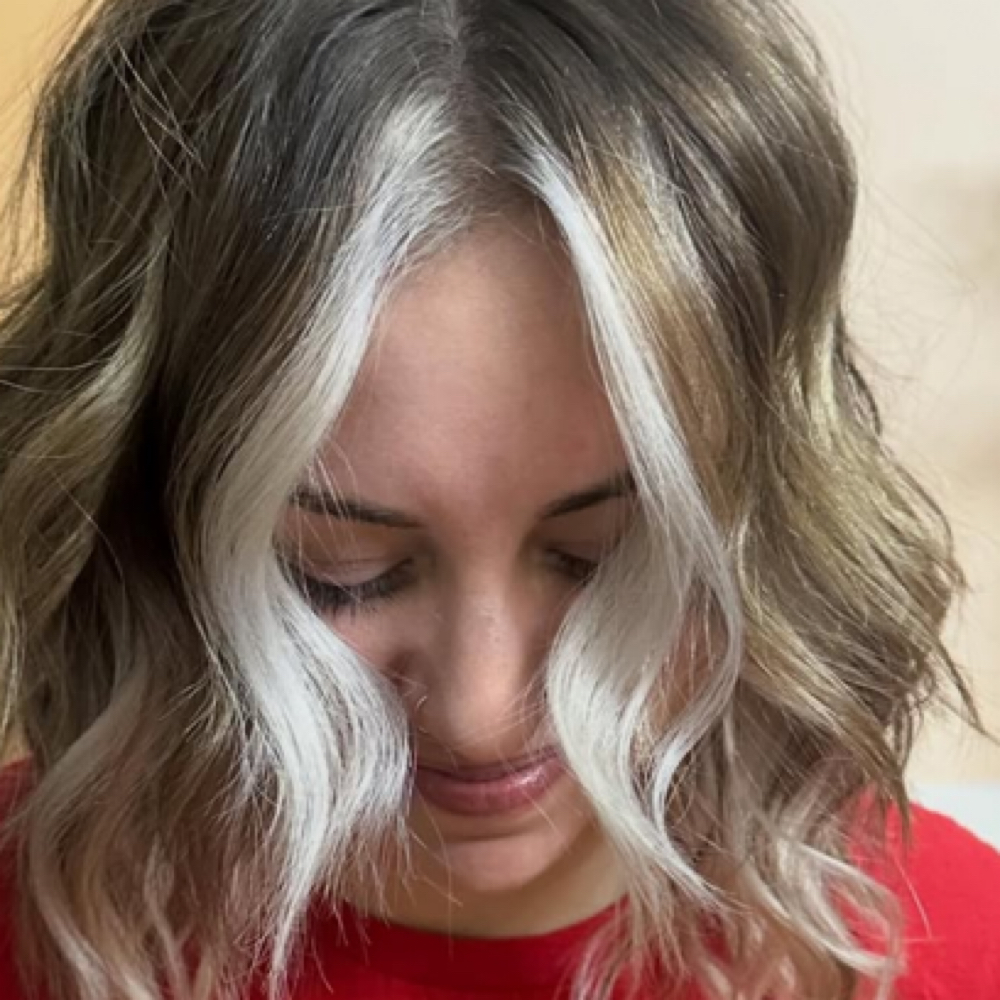 Face Frame Highlight at Hairby Analicia in Columbus, OH