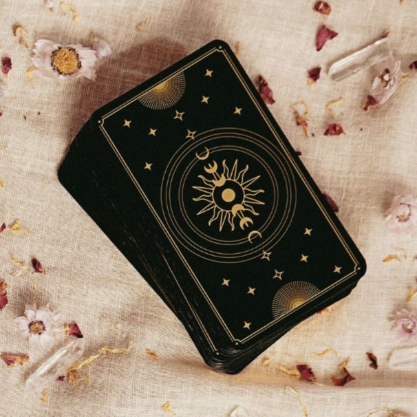 Oracle Card Reading at Crystal Lake Creatives & Selenite Soul Spa in Wooster, OH