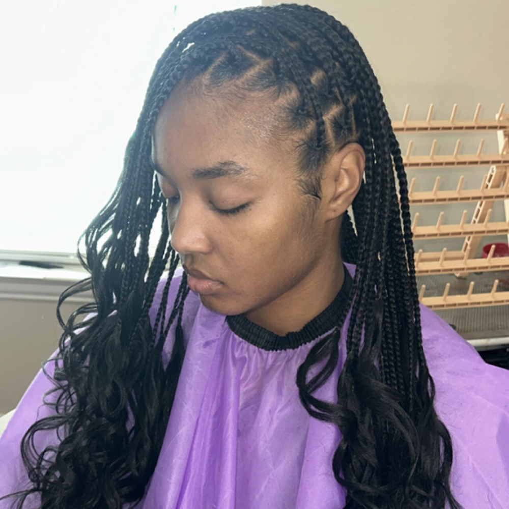 French Curl Knotless at Peaches Beauty Bar in Cypress, TX