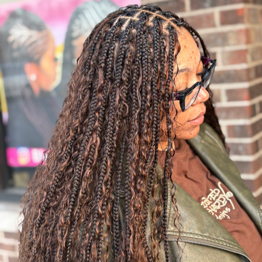 Smedium Boho& Bora( Bring Boho) at Blessing braiding bar in South Holland, IL