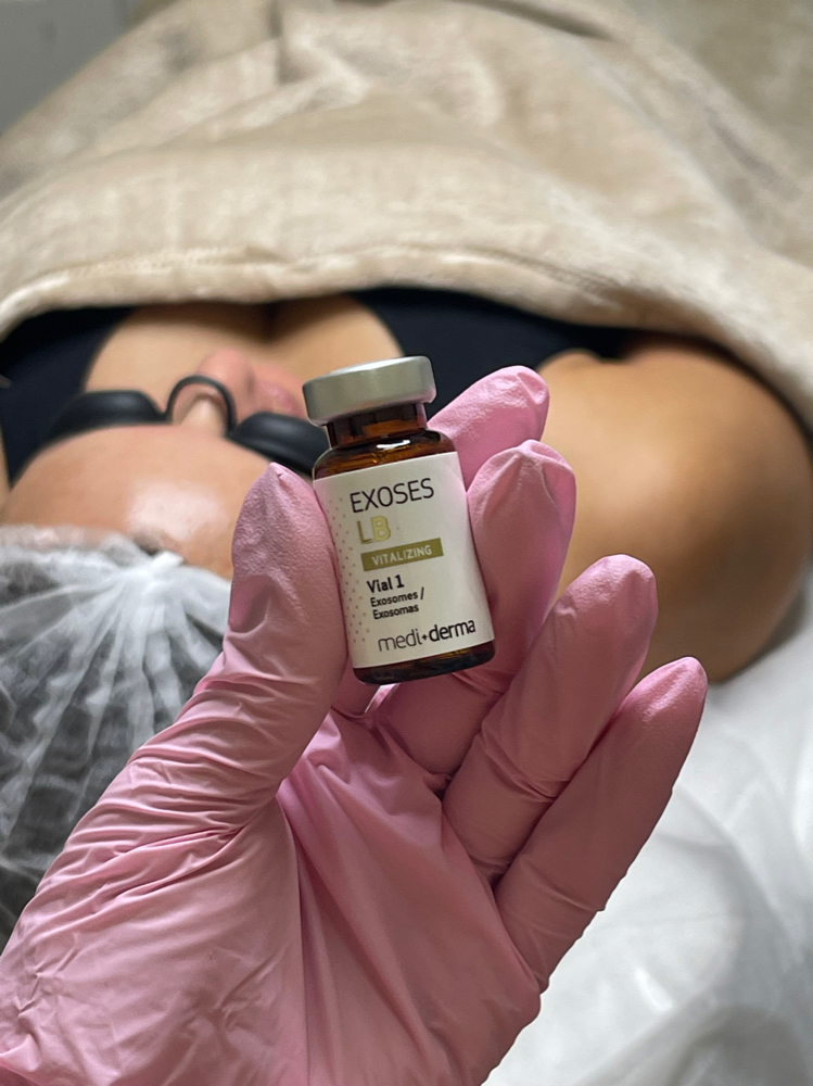 EXOSOMAS+ FACIAL VIP + MICRONEEDLIN