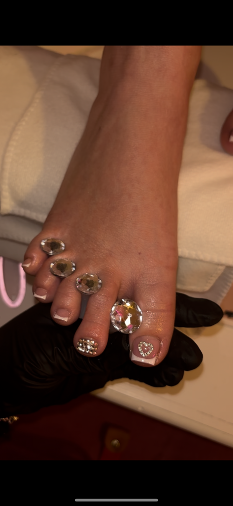 actylic toes