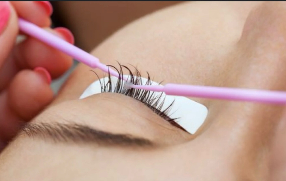 Lash Removal
