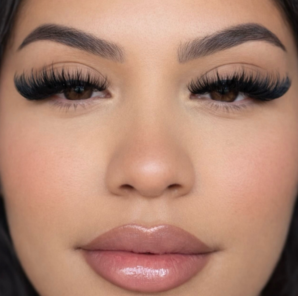 Eyelash Mega Volume Full Set at Gardenias Beauty Salon in North Charleston, SC