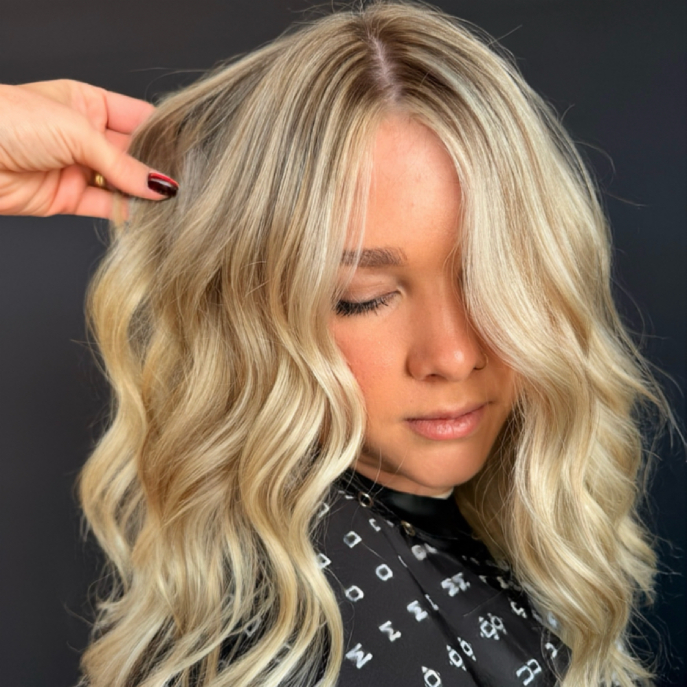 Maintenance Blonde Session at Luxe By Lexx in Bonaire, GA