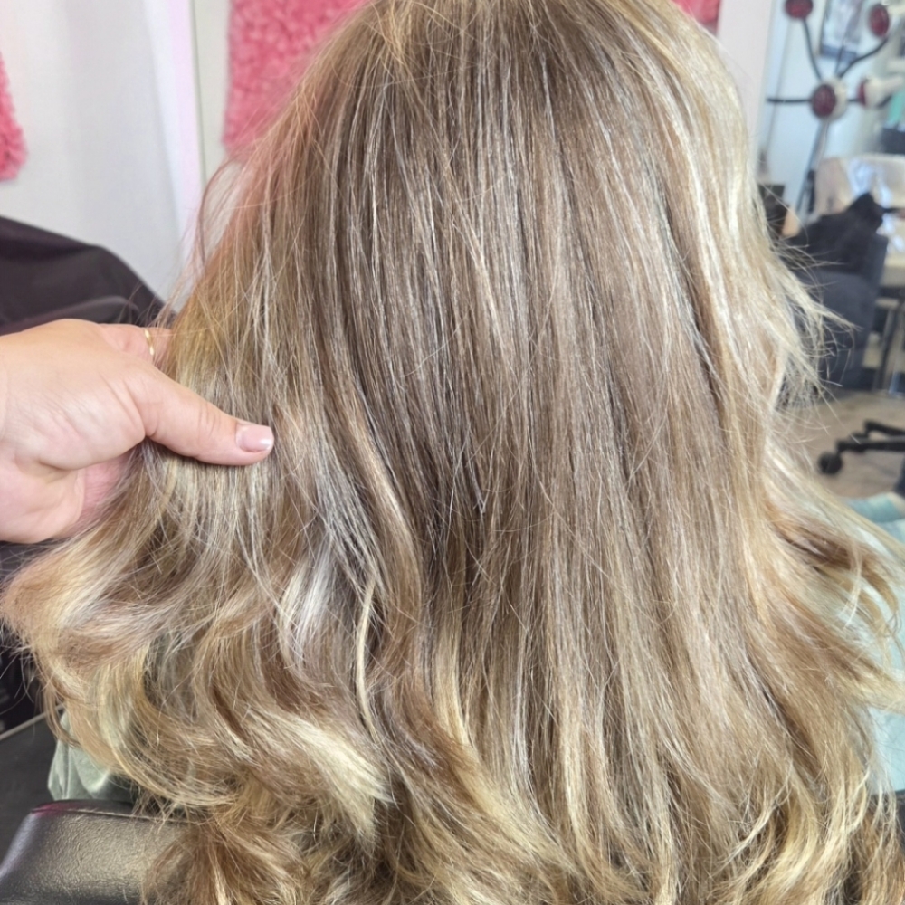 Retouch And Partial Highlights at Glamour Spa Hair Skin And Nails in Tampa, FL