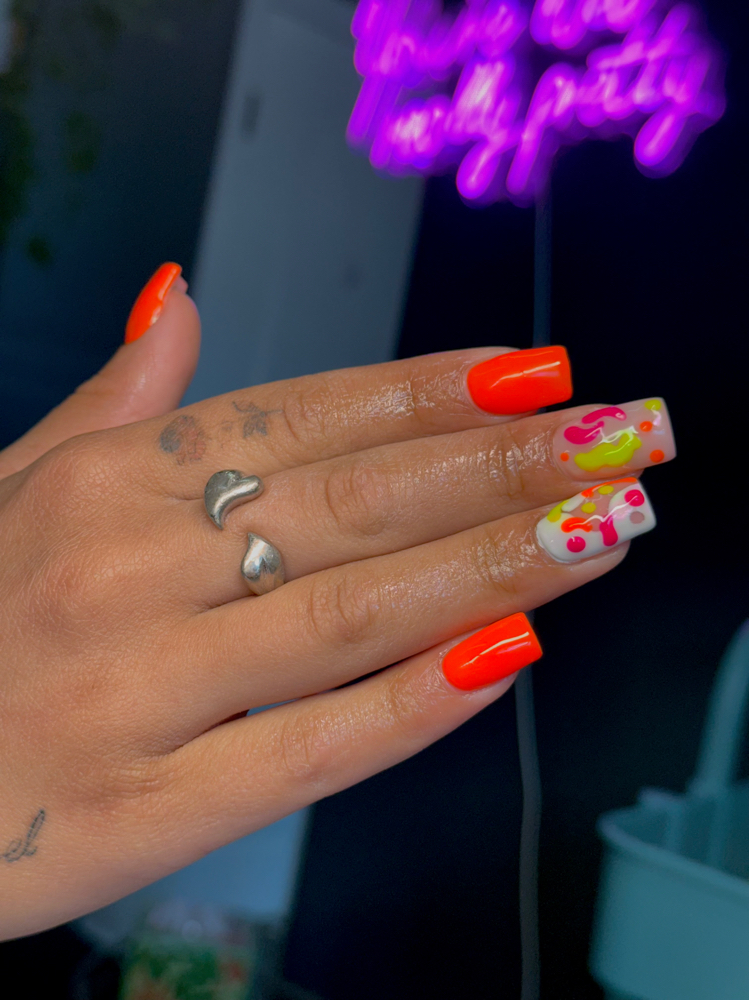 Full Set Short W/ 1 Accent