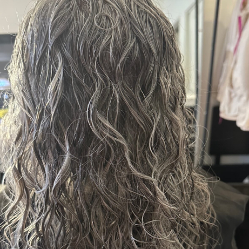 Olaplex Curl Treatment at Joannie Beauty in Chicago, IL