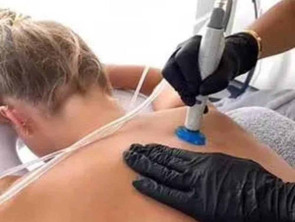 HYDROFACIAL BACK TREATMENT