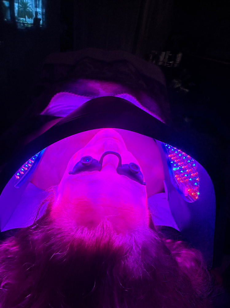 Express LED Light Therapy Facial