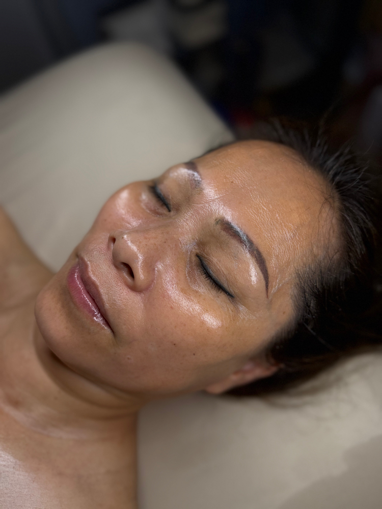 🌿 Classic European Facial