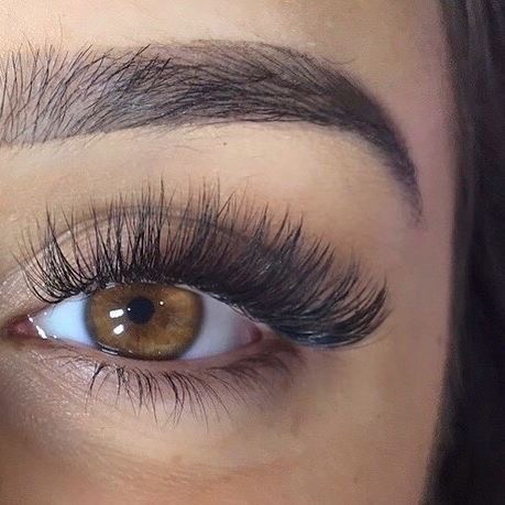 Temporary Strip Lash Application at The Glöw Method in Town Hill, ME