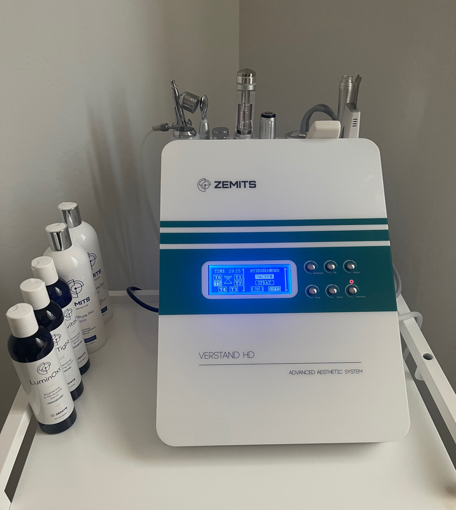 Chemical Peel + HydroDiamond