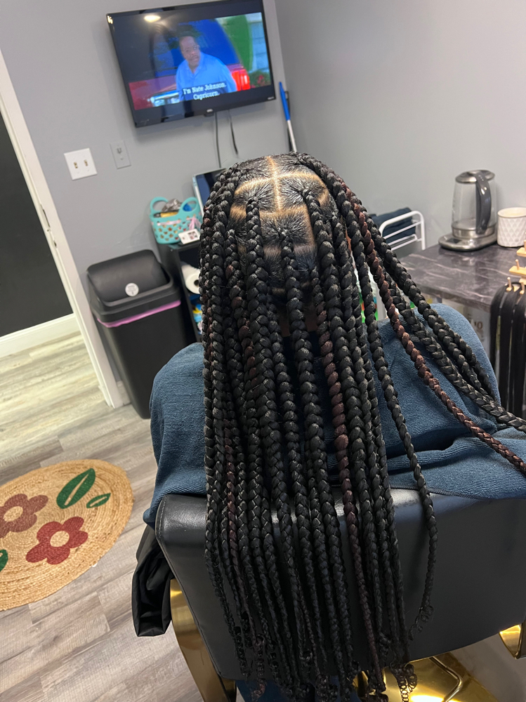 Large knotless braids