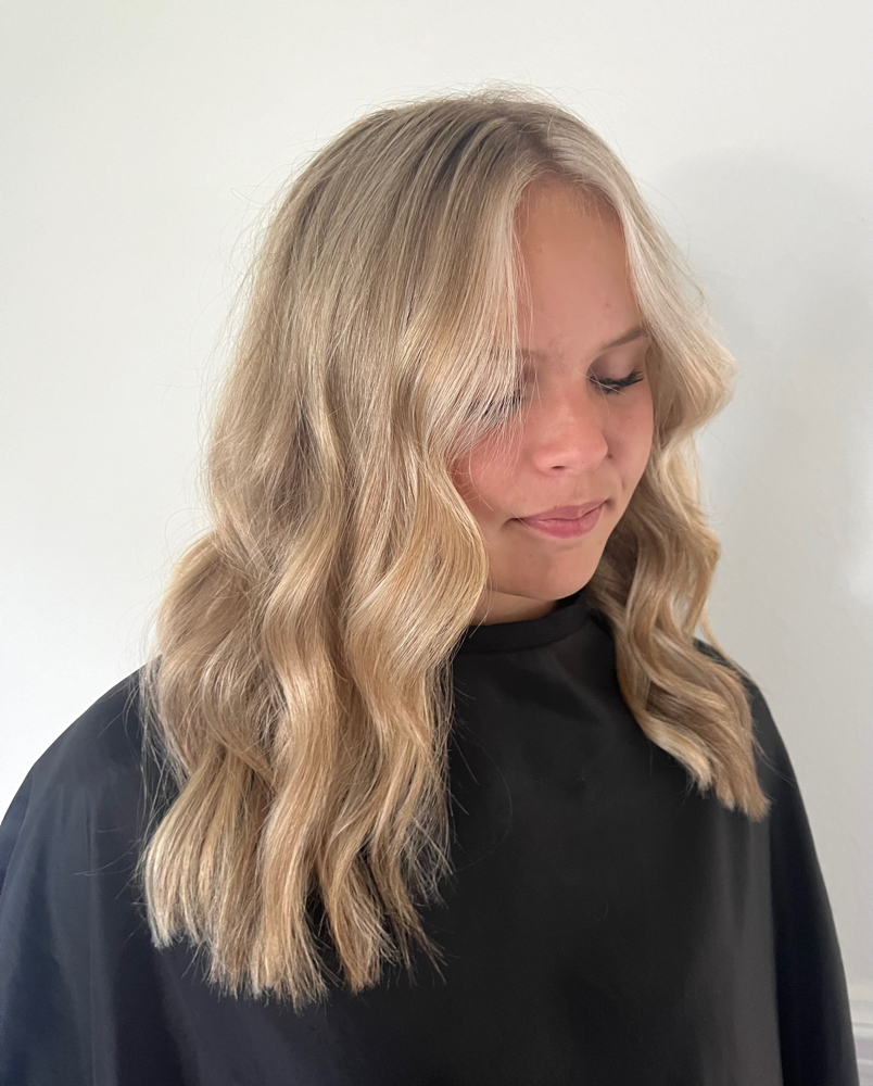 Shampoo • Haircut • Style