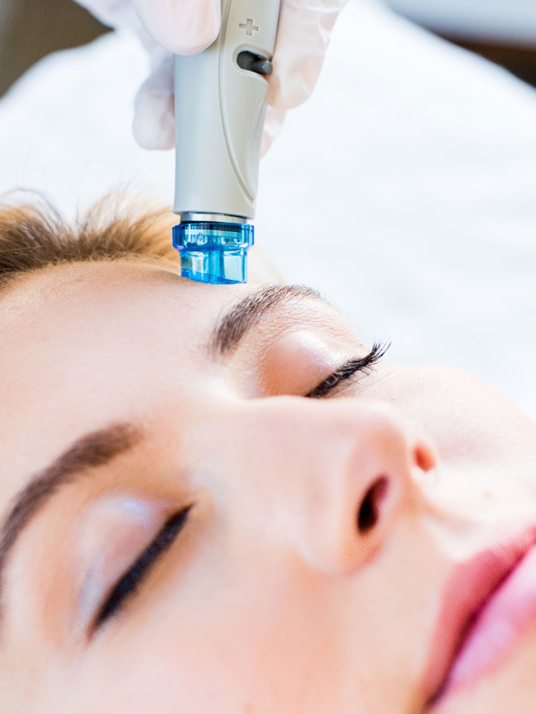 Hydro Facial With Dermaplane