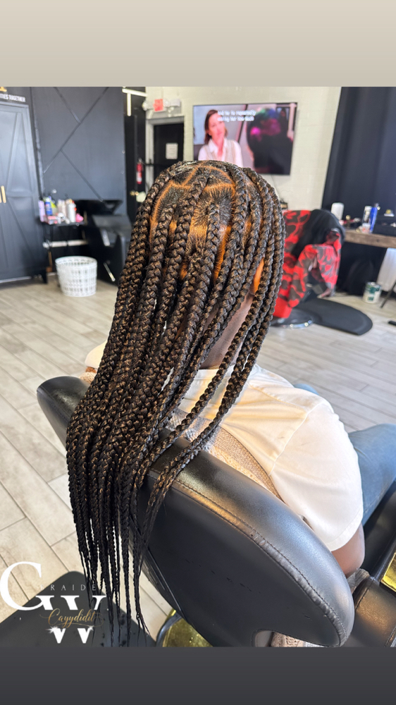 Large Knotless (Hair Provided)