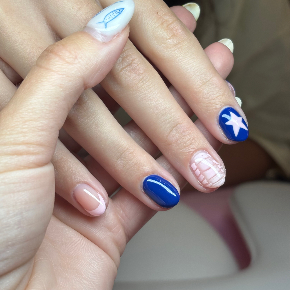 Minimal Design Structured Mani