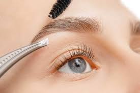 Brow Tweezing
