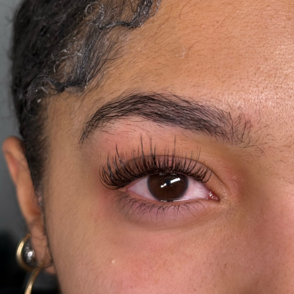 Wispy Wet Full Set at Venus Virtue Beautique, LLC in Ansonia, CT