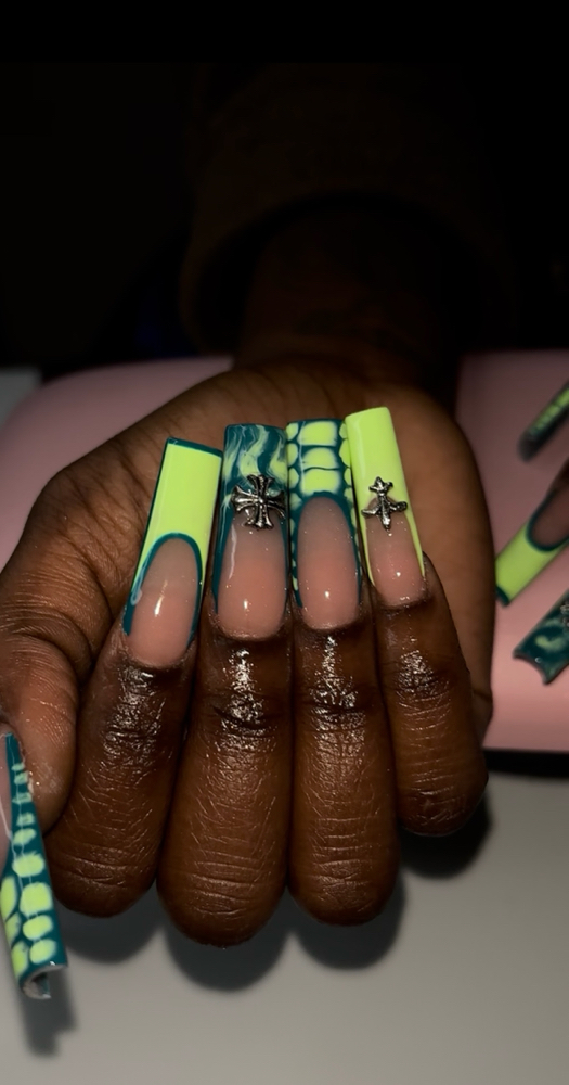Artistic Freestyle Full Set at Divine Tips by Trin in Rosedale, MD
