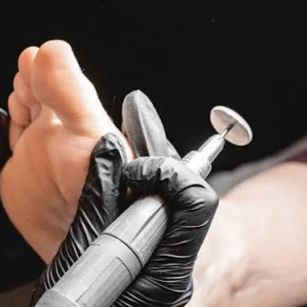DRY SMART NO-CHIP PEDICURE at Skin Room in Chicago, IL