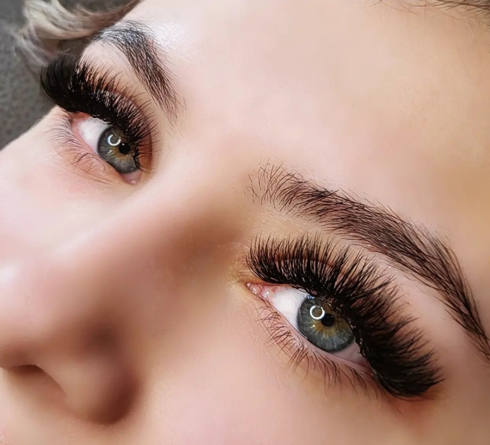 Full Set Volume Lashes