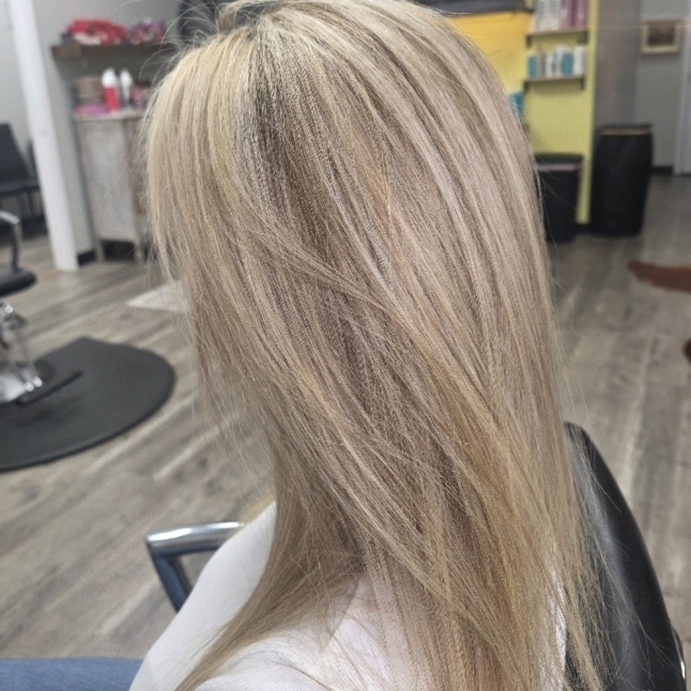 Full Highlights/Lowlight at Sandpiper Beauty Co in Mary Esther, FL