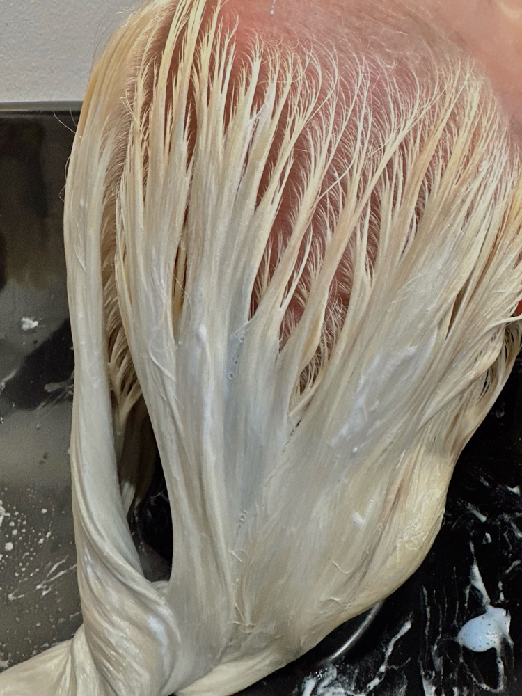 SCALP BLEACH RETOUCH
