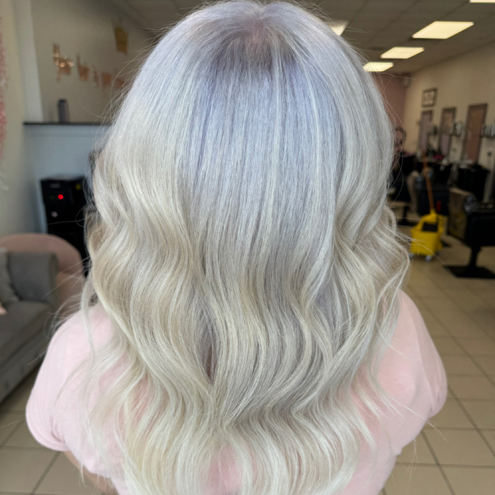 Bleach Out at Higher Aura Hair in Pasadena, TX