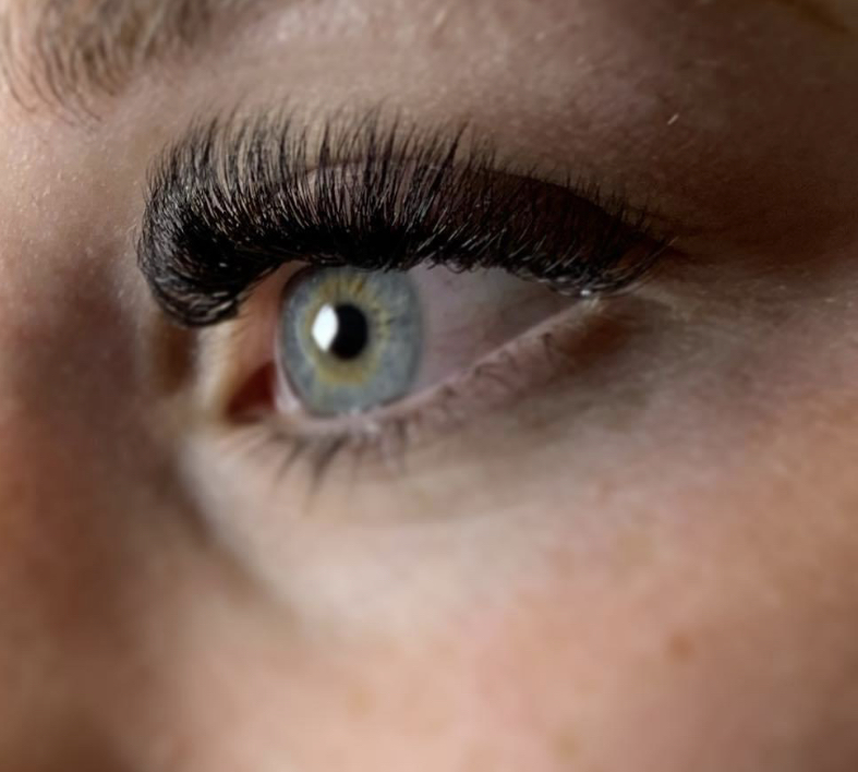 Mega Volume Lash Extensions