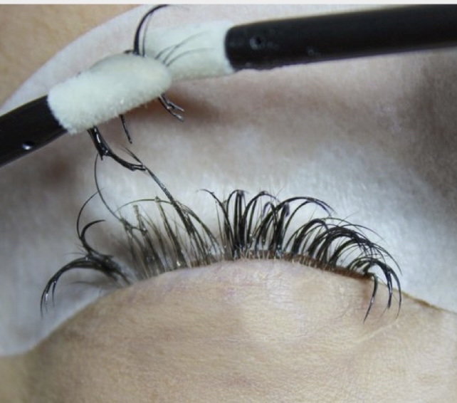 Eyelash Extension Removal