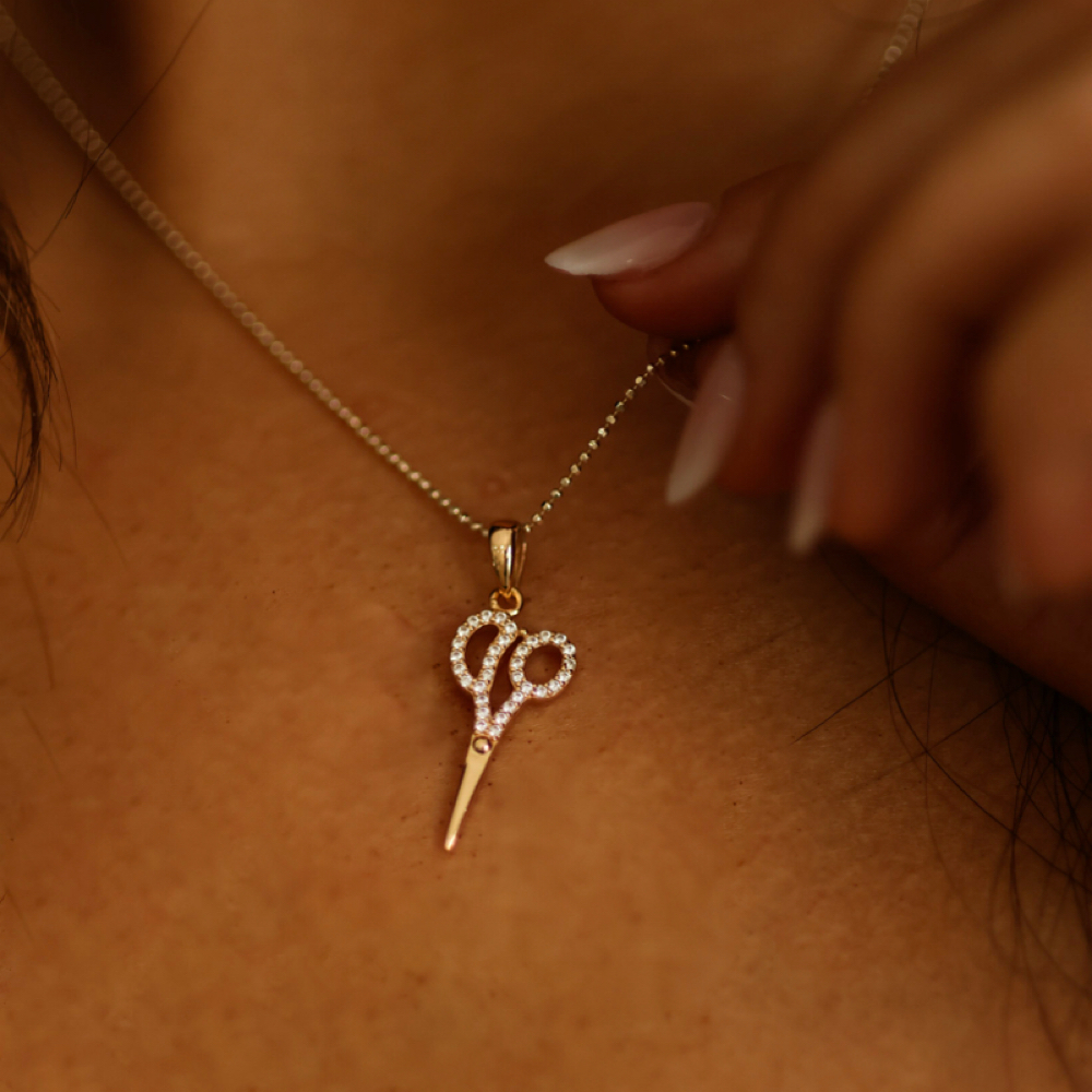 WOMEN’S DRY HAIRCUT at apg.styles in Farmington, MO