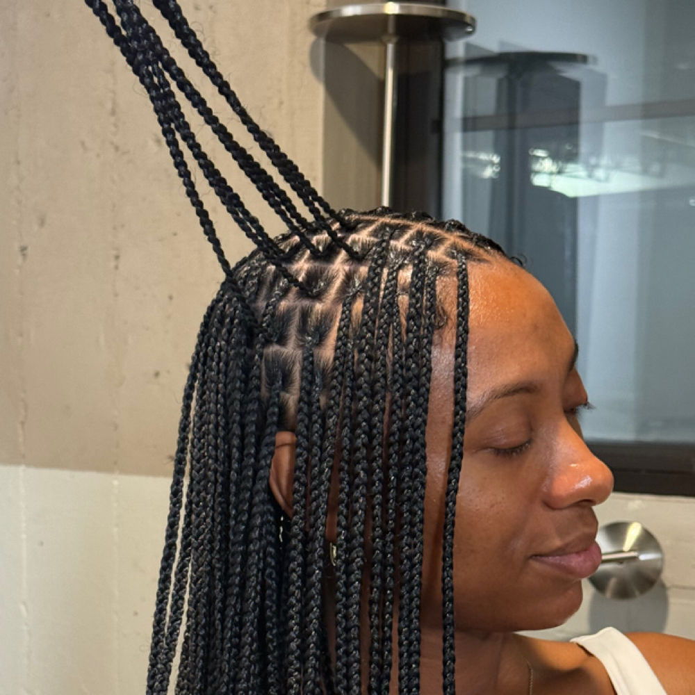 SMALL KNOTLESS (9 HRS) *SPECIAL*