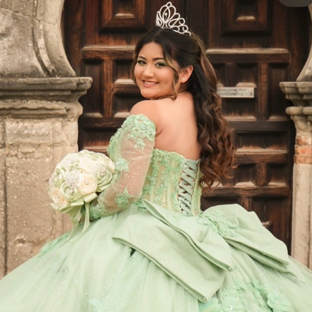 Quince Hairstyle at LuxuryAllureCo in San Antonio, TX