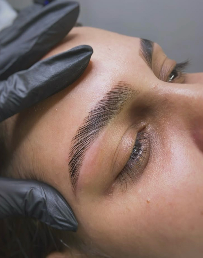 Brow Lamination & Shaping