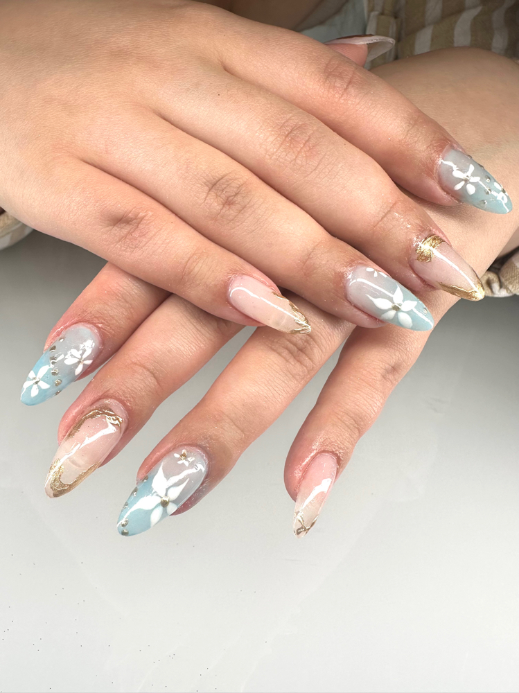 Custom artwork/ each nail