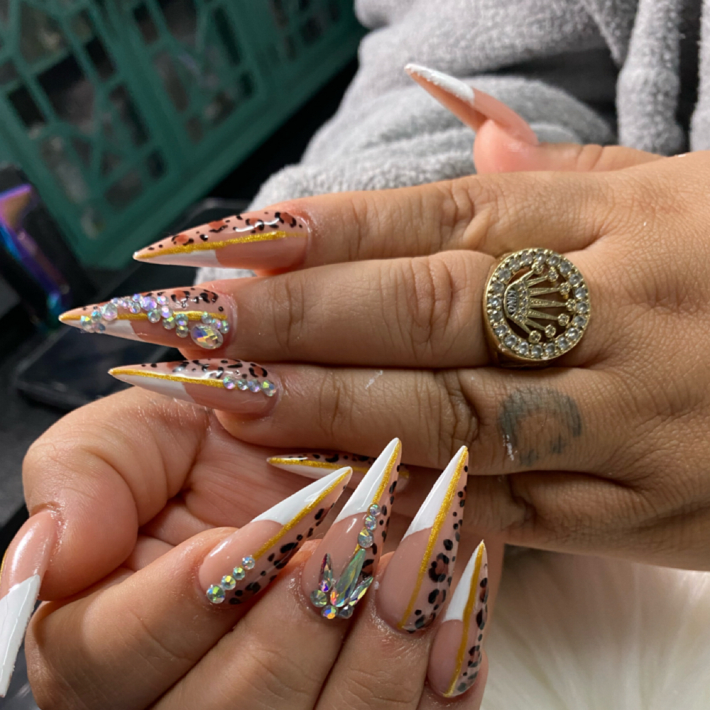 Free Style Set at Amyz Nailz in Nashville, NC