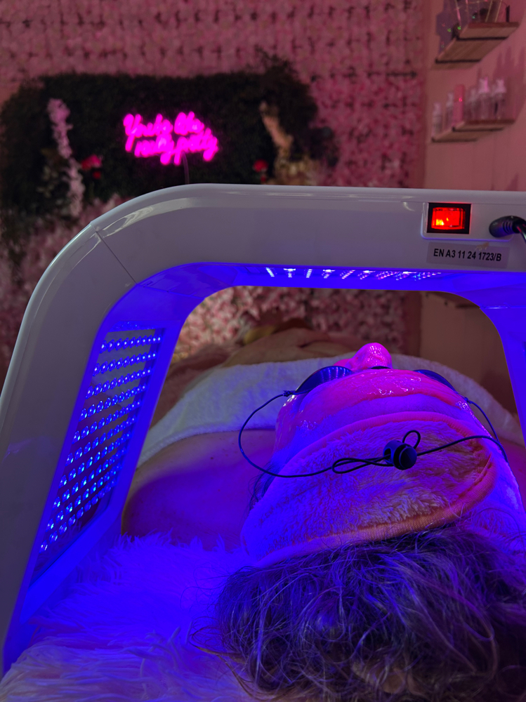 LED Light Therapy Facial