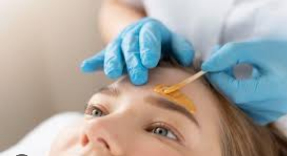 Wax Eyebrows